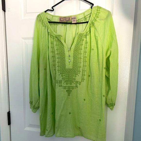 Life Style Tops - Life Style Size 1X light, flowing, green shirt, 3/4 sleeve